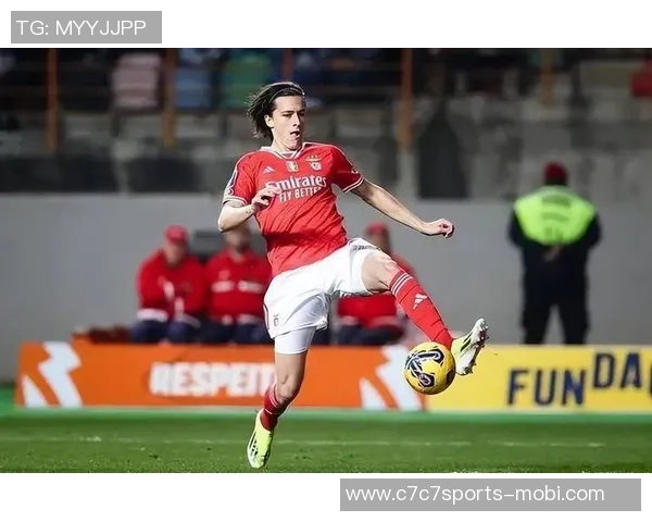 巴萨助教谈卡雷拉斯防守能力称上赛季全胜本菲卡信心十足